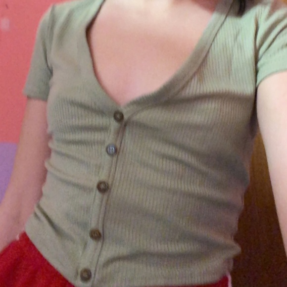 forever 21 green button top - Picture 5 of 5